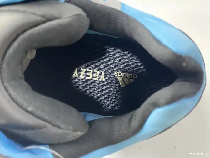 hype 700 Boost MNVN ADIDAS GZ3079 'Bright Yeezy Cyan' 0526
